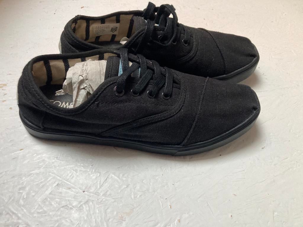 Zwarte schoenen, Toms, 37, Ophalen of Verzenden, Zo goed als nieuw