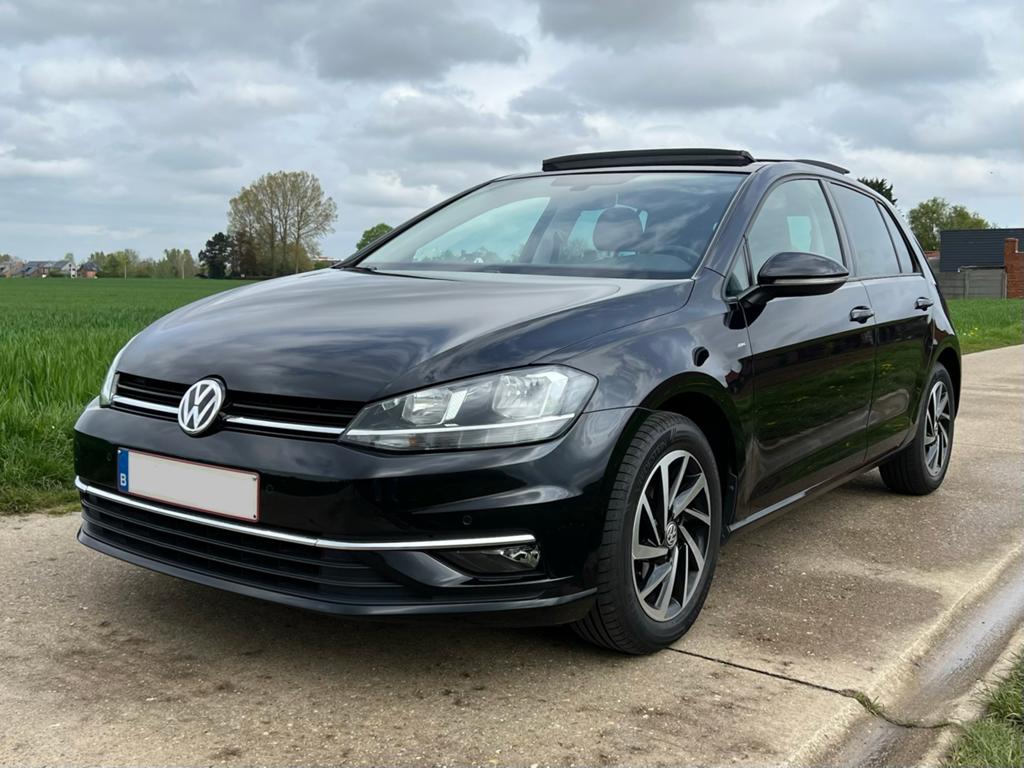 VW Golf 7.5 1.0 TSI DSG | Pano | Camera | CarPlay | ACC, Zwart, Adaptive Cruise Control, 5 deurs, Dealer onderhouden