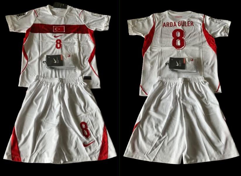 Maillot + short + chaussettes Turquie - Taille 13-14 ans, Envoi, Neuf, Garçon ou Fille, Ensemble