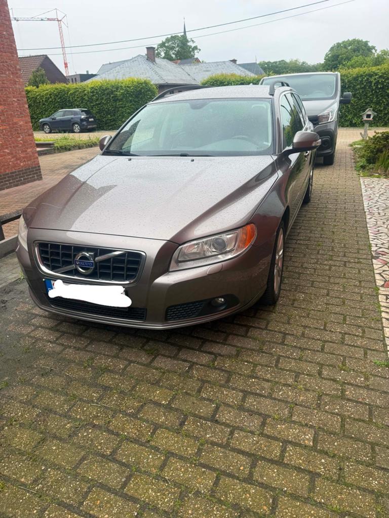 Volvo v 70, Auto's, Volvo, Particulier, V70, Trekhaak, Diesel, Euro 5, Break, 5 deurs, Handgeschakeld, Zilver of Grijs, Zwart