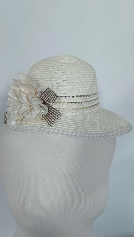 Chapeau crème.  Porté une fois, taille unique. 👒, Enlèvement ou Envoi, Sans marque, 56 ou 57 cm (M, 7 ou 7⅛ pouces), Chapeau