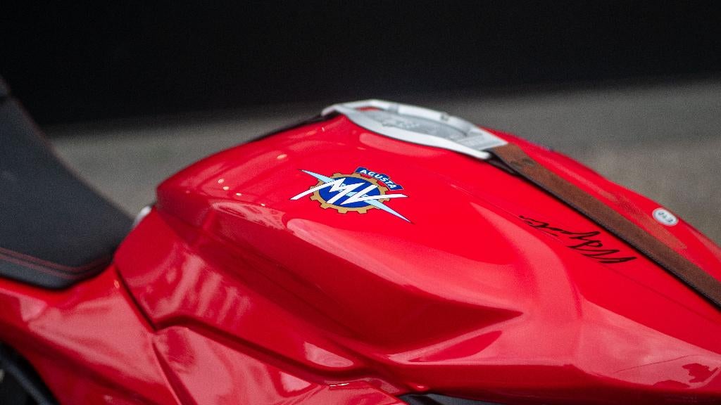 MV Agusta Superveloce, Motoren, Motoren | MV Agusta, MV Agusta, Sportuitlaat, MV Agusta, Bedrijf
