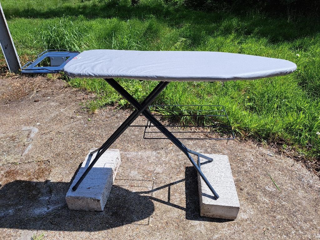 strijkplank met linnenrek, Electroménager, Fers à repasser & Planches à repasser, Enlèvement ou Envoi, Comme neuf