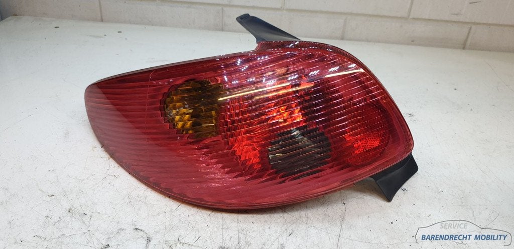 Achterlicht links 206 HB Peugeot facelift ZGAN bestuurderska, Auto-onderdelen, Taurusavenue 1
2132 LS  Hoofddorp, NL, Gebruikt