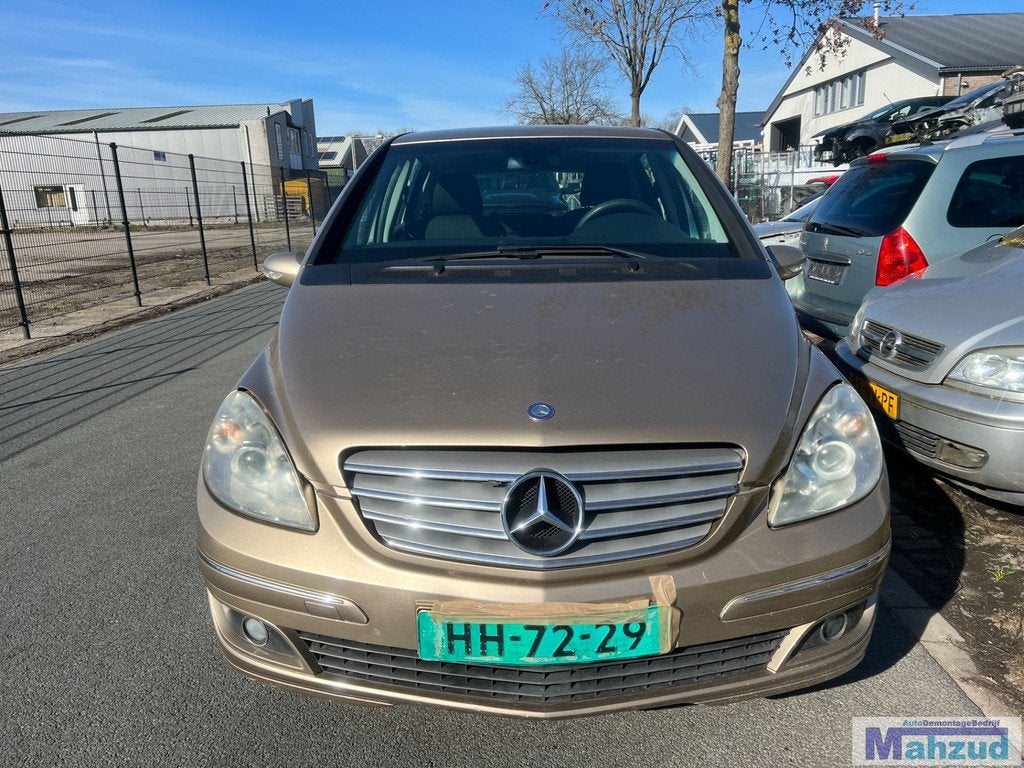 MERCEDES B KLASSE B150 BRONS 791 Demontage sloop onderdelen, Gebruikt, Mercedes-Benz AG, Mercedes-Benz, Mercedesstrasse 120
70372  Stuttgart, DE