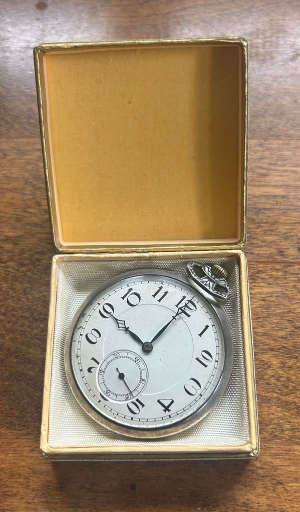 Montre de poche ancienne en argent (0,800) — Suisse, Enlèvement, Argent, Montre de poche