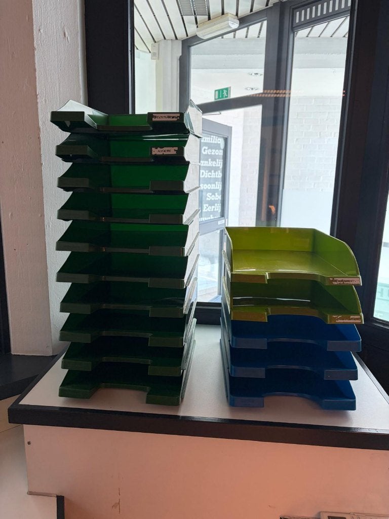 15 postbakjes in diverse kleuren, Ophalen, Gebruikt