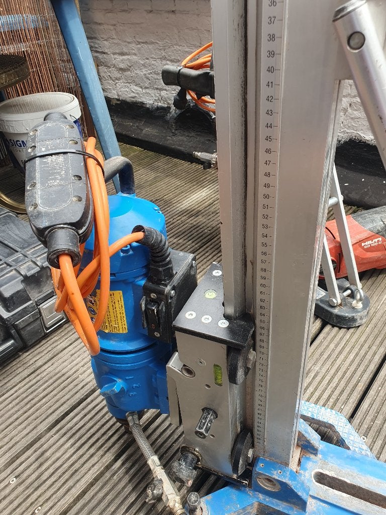 Carotteuse VEKA avec colonne, Doe-het-zelf en Bouw, Gereedschap | Boormachines, Gebruikt, Overige typen, 600 watt of meer, Ophalen
