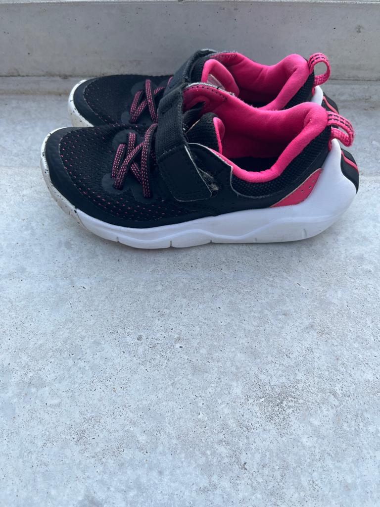 Baskettes Decathlon 28, Kinderen en Baby's, Babymode-accessoires, Ophalen, Zo goed als nieuw