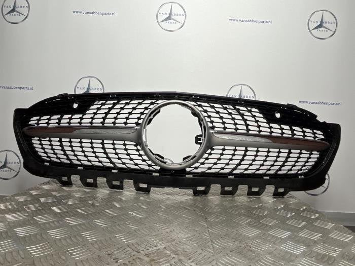 Calandre d'un Mercedes A-Klasse (ZWART), -, 3 mois de garantie, Utilisé, -