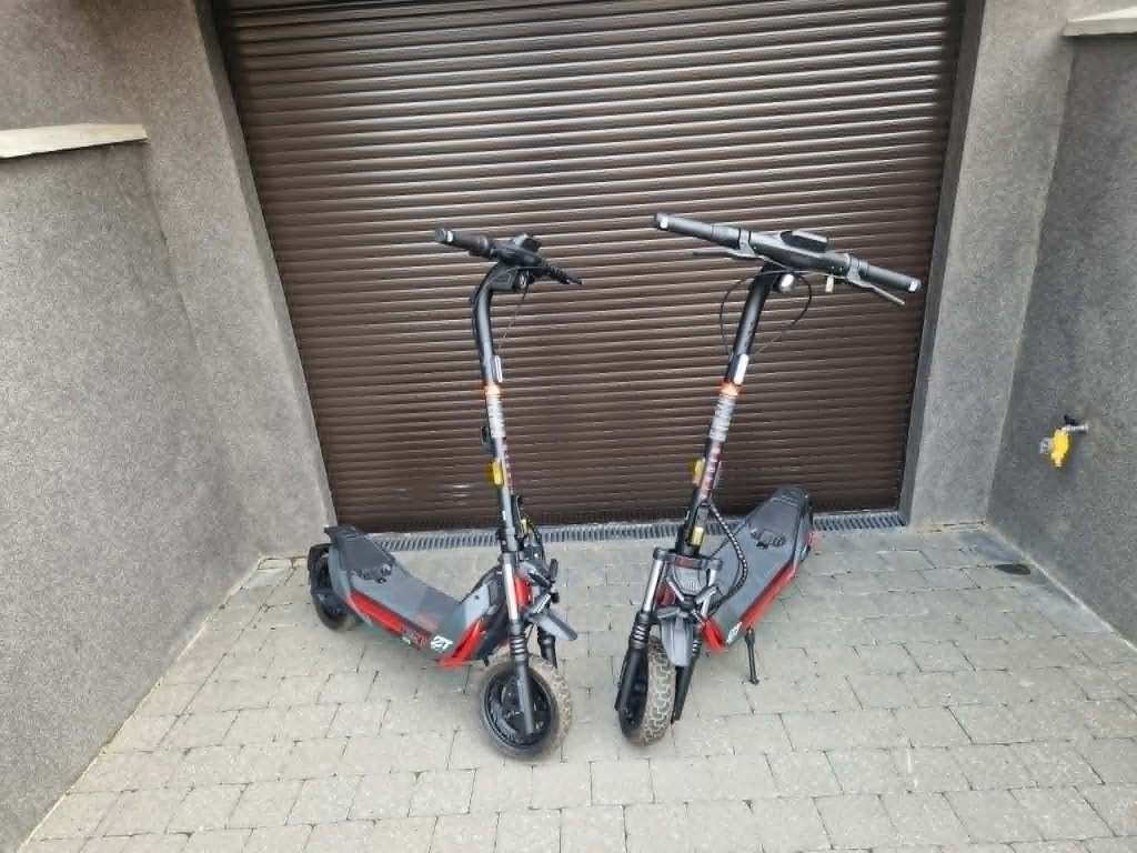 2 x Trottinette électrique Segway ZT3 Pro neuve, Vélos & Vélomoteurs, Enlèvement, Comme neuf, Step électrique (E-scooter), SEGWAY ZT3 PRO