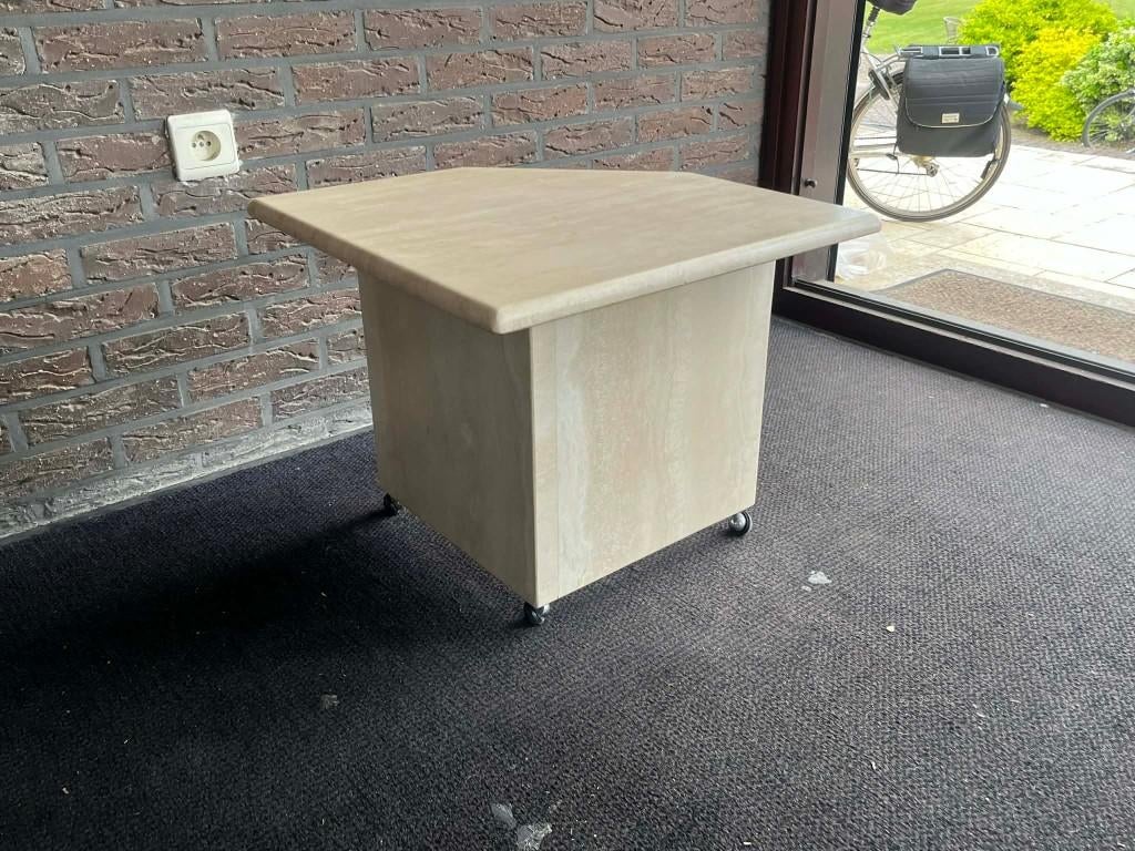 Table basse/table d'appoint en travertin 50x50x43, Maison & Meubles, Enlèvement ou Envoi
