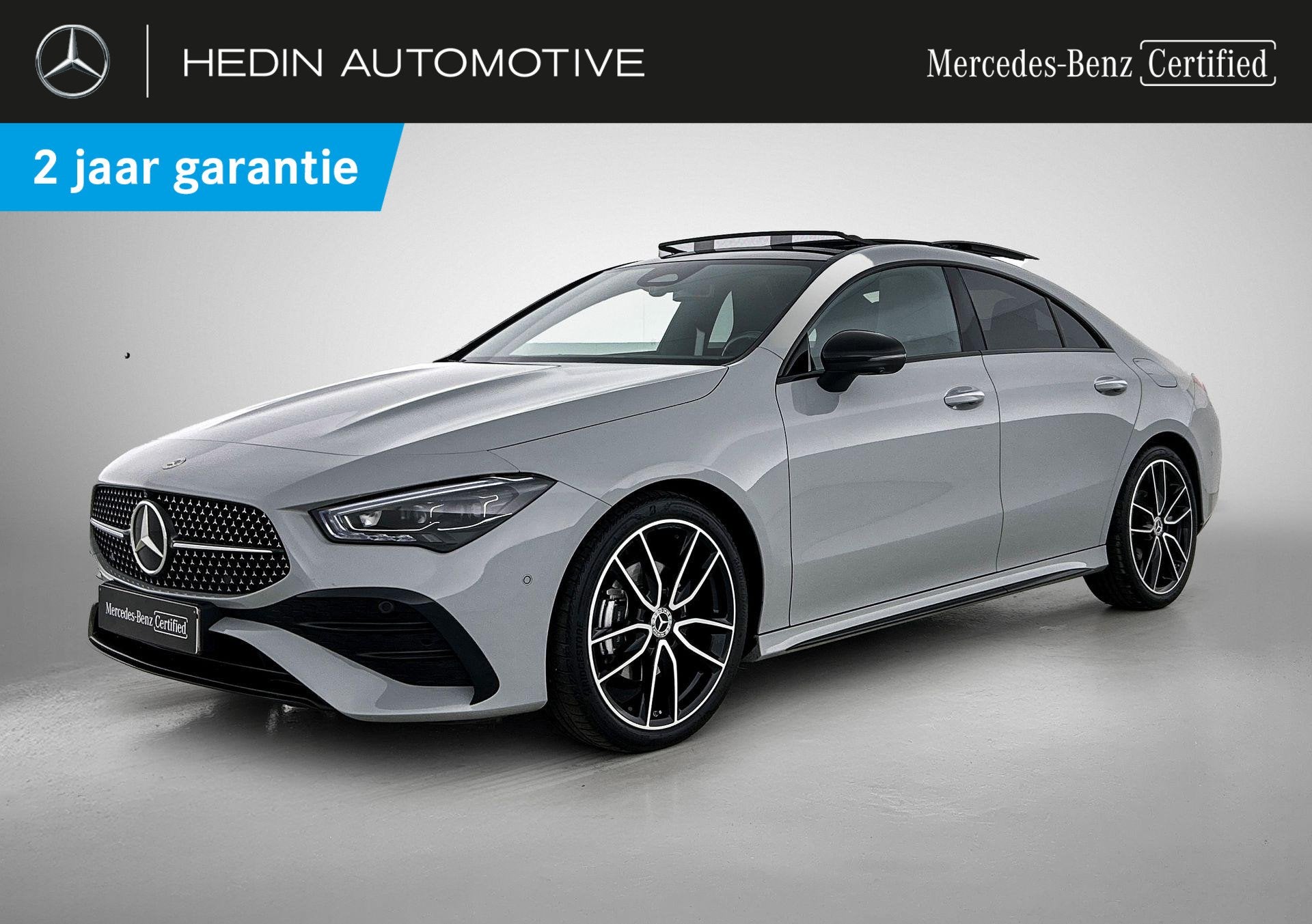 Mercedes-Benz CLA-Klasse 180 Coupé AMG Line | Panoramisch D, Auto's, Stof, Gebruikt, 4 cilinders, Bedrijf