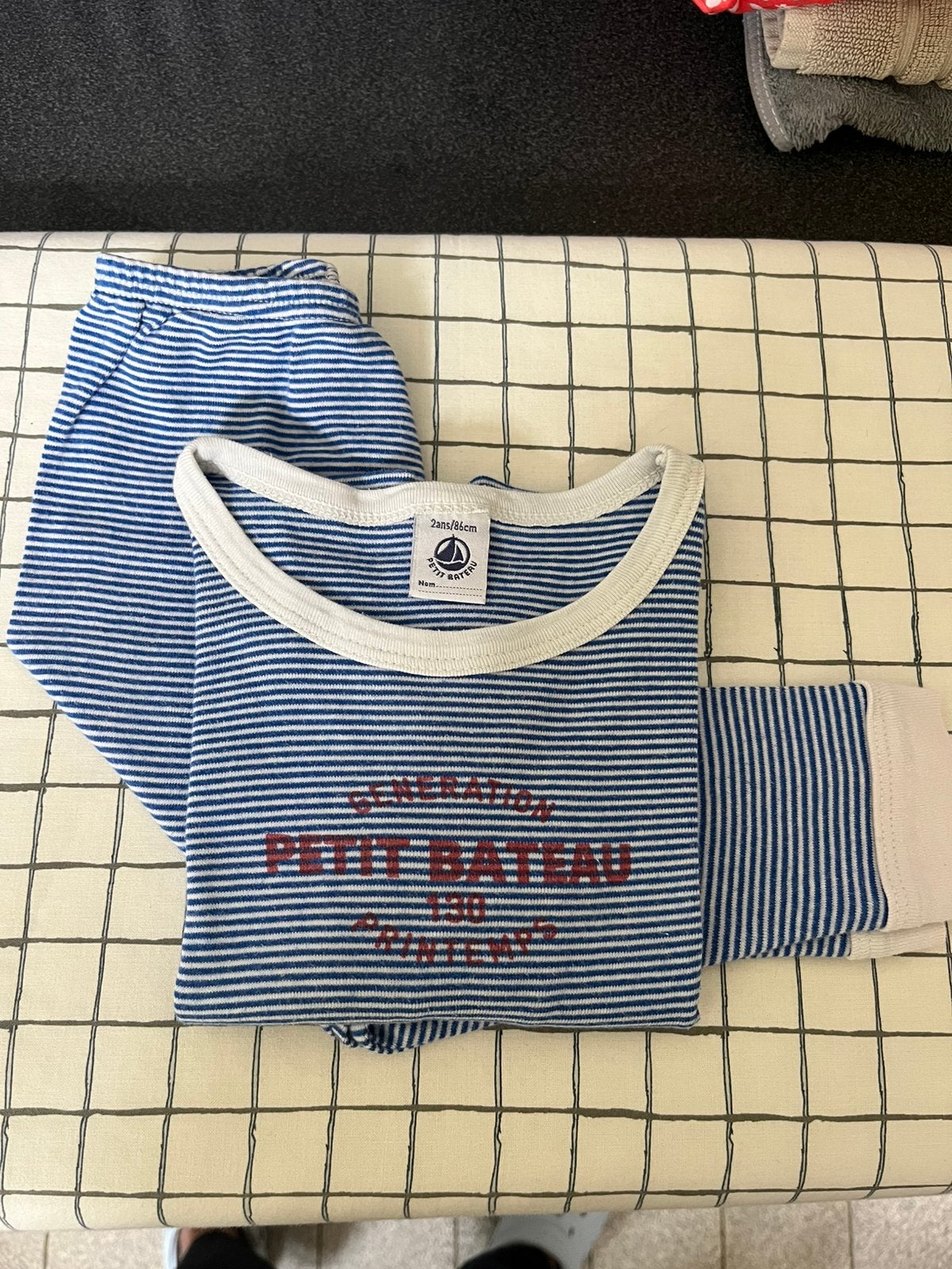Pyjama petit bateau, Enlèvement, Utilisé
