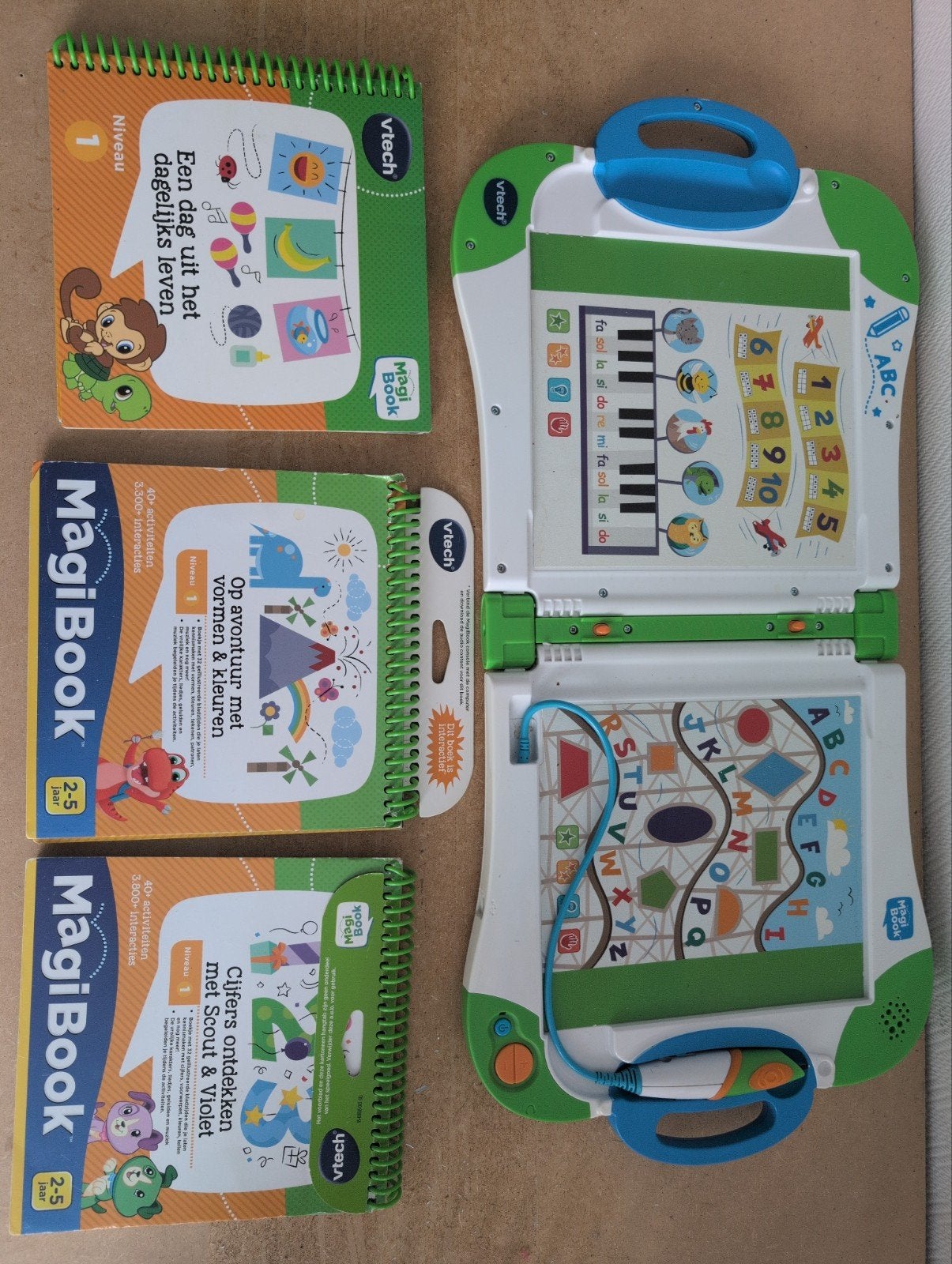 MagiBook inclusief 3 boekjes, Kinderen en Baby's, Ophalen, Gebruikt, Met licht
