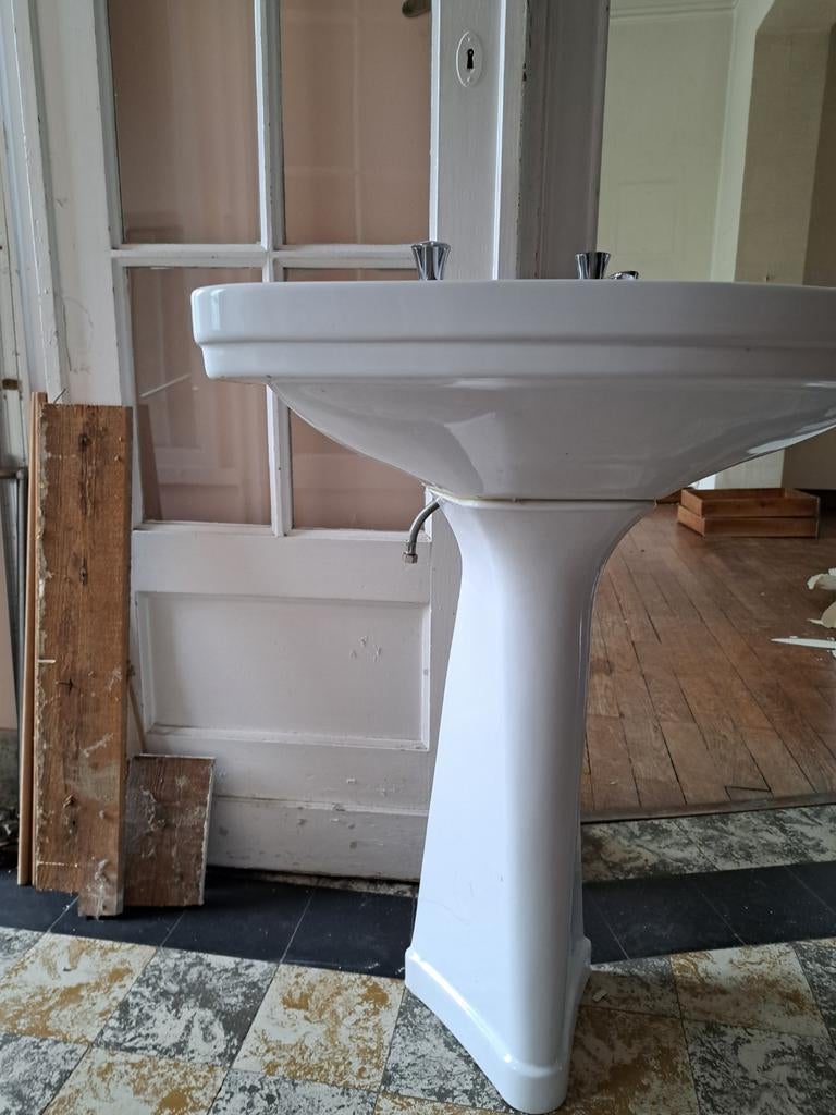 Lavabo zonder kranen, Ophalen