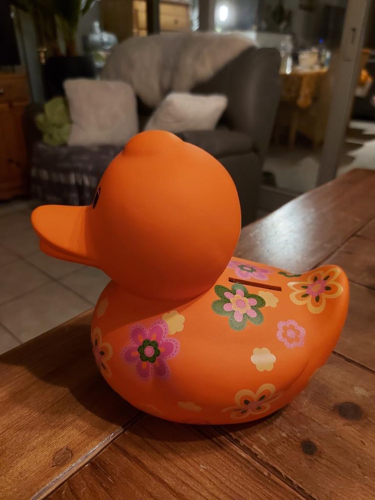 decoratieve keramieken  grote spaarpot oranje eend, Ophalen of Verzenden