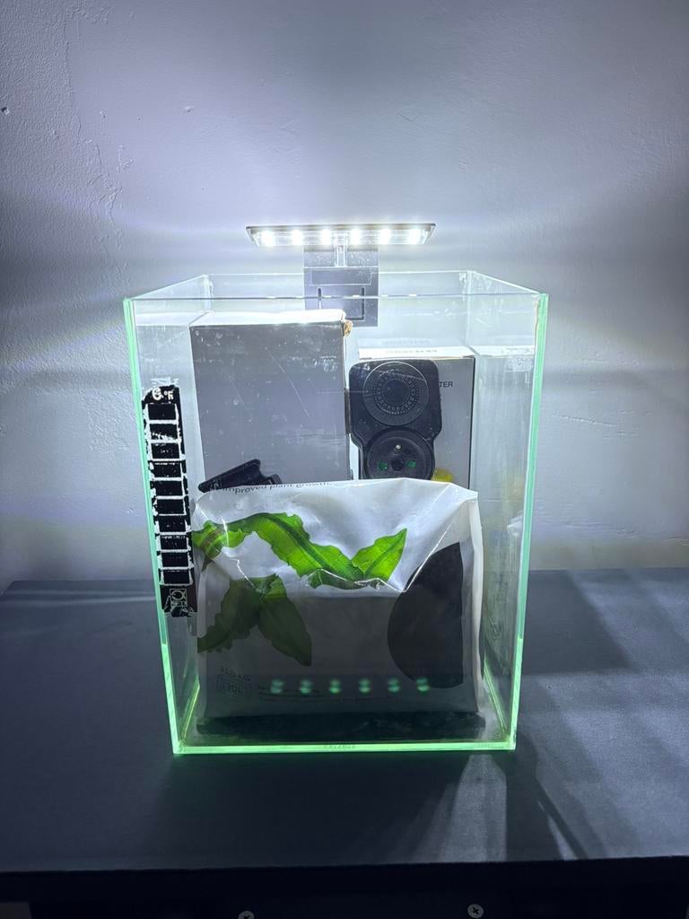 Aquarium 10 litres complet, Enlèvement, Comme neuf