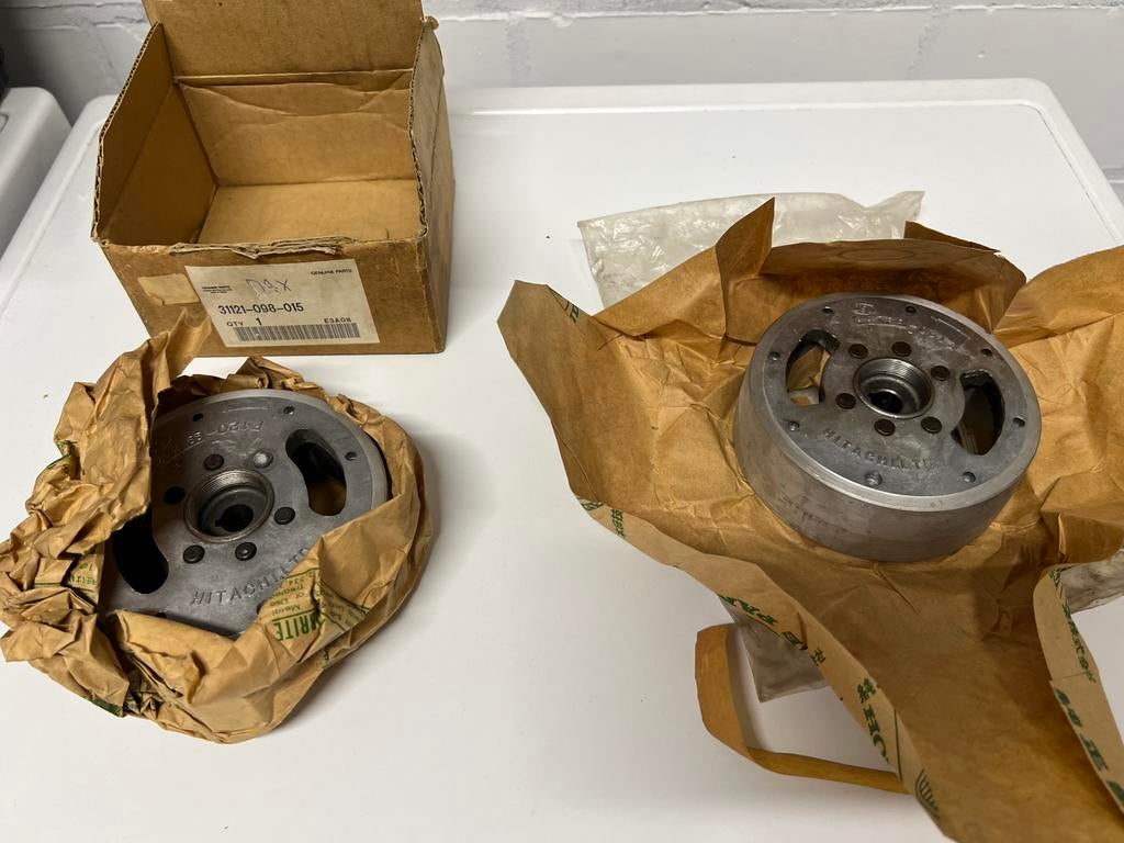 Honda Dax Hitachi Vliegwiel NOS ST50 ST70 SS50Z, Ophalen of Verzenden, Nieuw, Blok, Honda