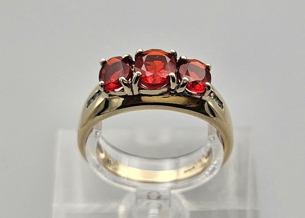 Bague vintage en or, pierre précieuse, grenat et diamant. 20, Bijoux, Sacs & Beauté, Bagues, Rouge, Enlèvement ou Envoi, Comme neuf