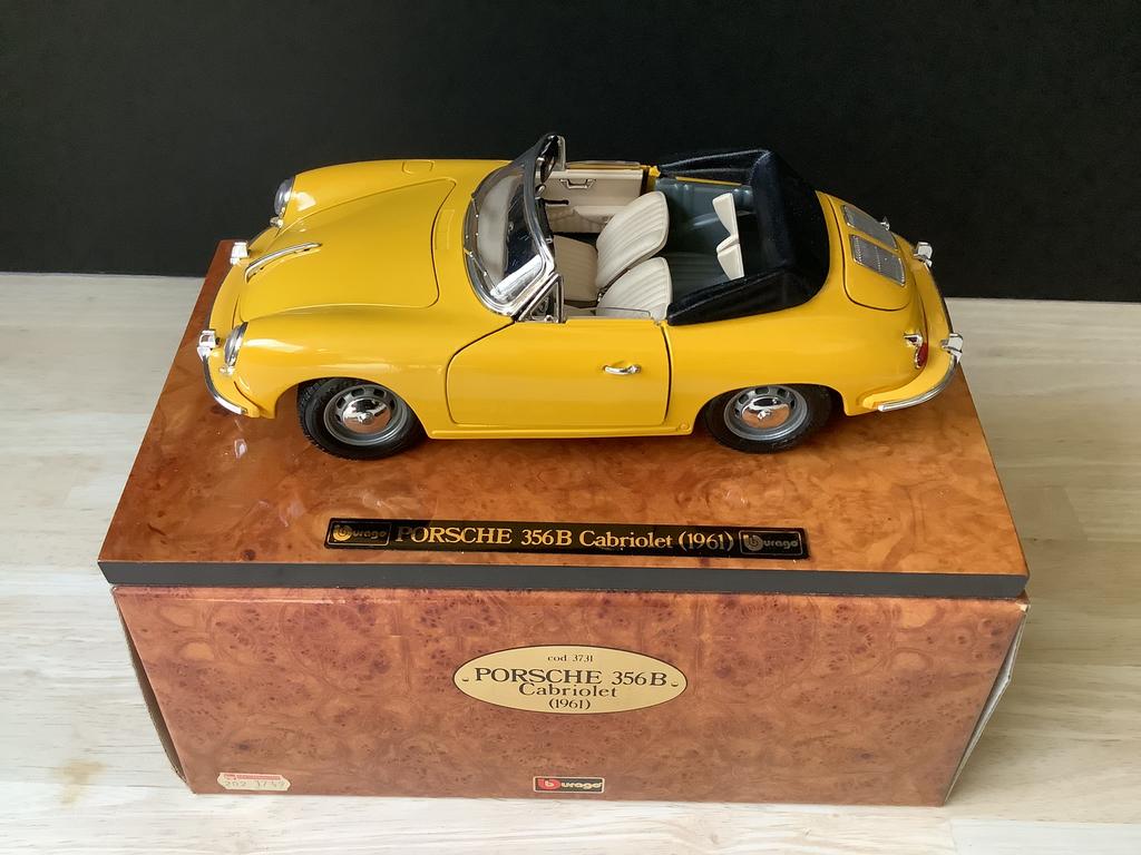 Porsche 356 B Cabriolet uit 1961 — geel, Hobby en Vrije tijd, Modelauto's | 1:18, Ophalen, Nieuw, Auto