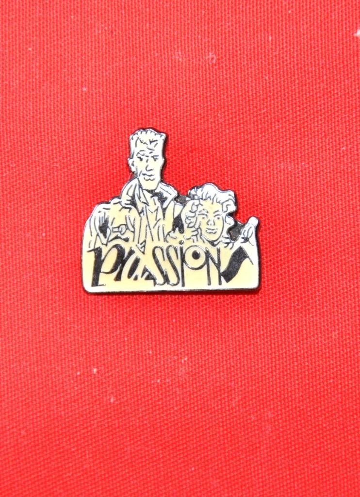 pin's special bd passions (x2018), Collections, Enlèvement ou Envoi, Comme neuf, Figurine, Insigne ou Pin's