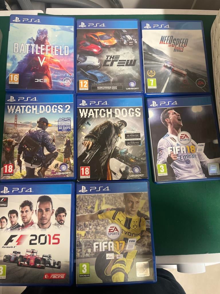 6 PS4 games, Enlèvement, Comme neuf