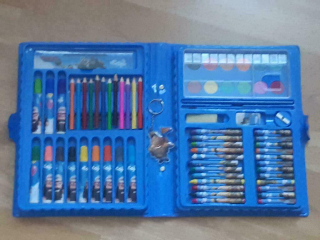 etui/box(druktoets)potloden/(vet)stiften/verf+tekenmateriaal, Ophalen, Nieuw