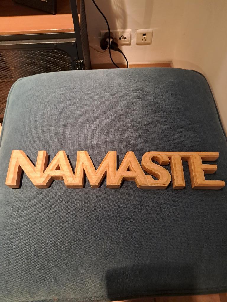 Namaste Mot à poser ou à accrocher au mur, Enlèvement