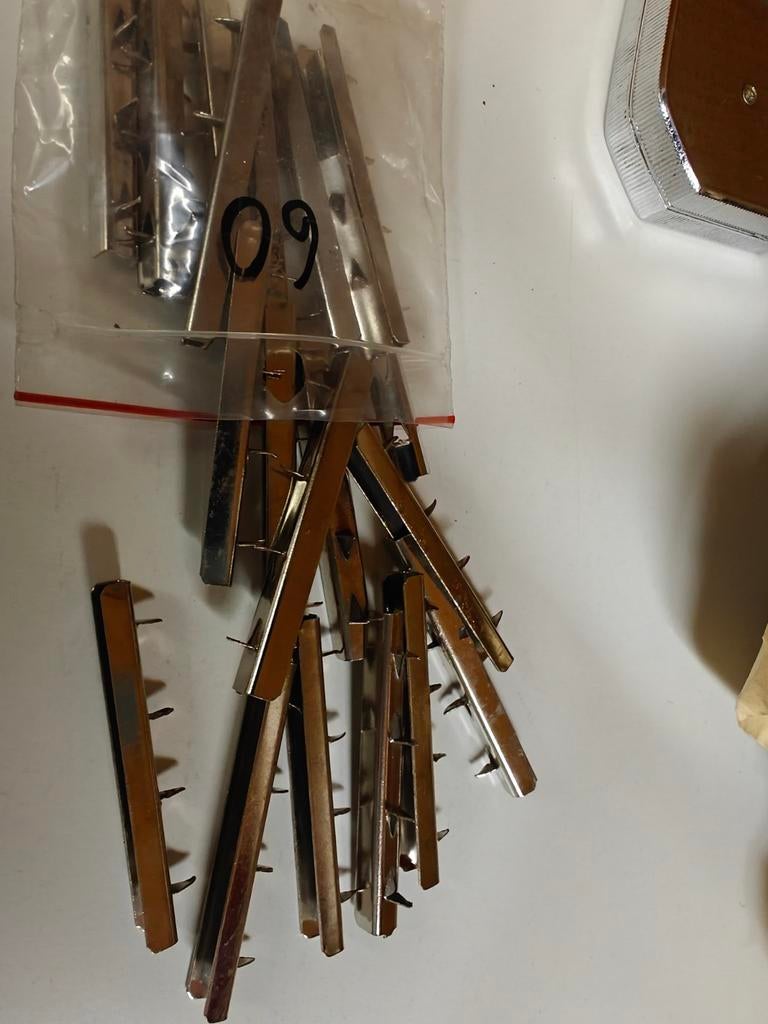 Bandes adhésives métalliques en tissu pour meubles, 100 pièc, Enlèvement ou Envoi, Comme neuf