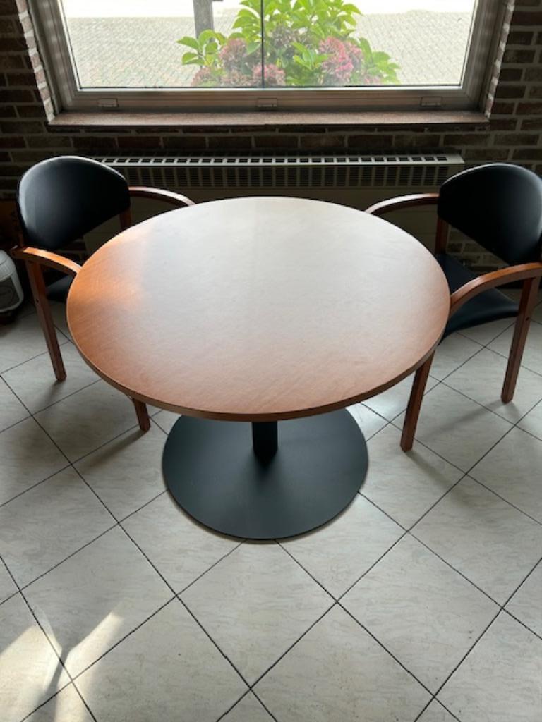 TAFEL voor THUIS of BUREEL of VAKBEURS, Huis en Inrichting, 50 tot 100 cm, Rond, 50 tot 100 cm, Zo goed als nieuw