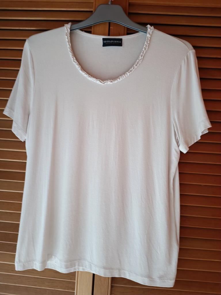 T-shirt met korte mouwen en ronde hals. Your 6th Sense van C, Ophalen, Wit, Maat 42/44 (L), Zo goed als nieuw
