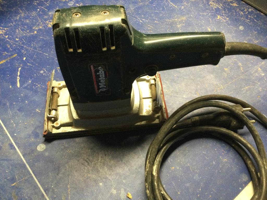 Ponceuse orbitale METABO, Enlèvement, Utilisé, Moins de 600 watts, Ponceuse orbitale
