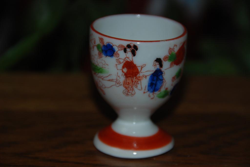 Collection Ancien coquetier à motif chinois en porcelaine, Enlèvement ou Envoi