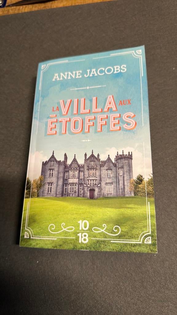La villa aux étoffes de Anne Jacobs, Enlèvement ou Envoi, Comme neuf