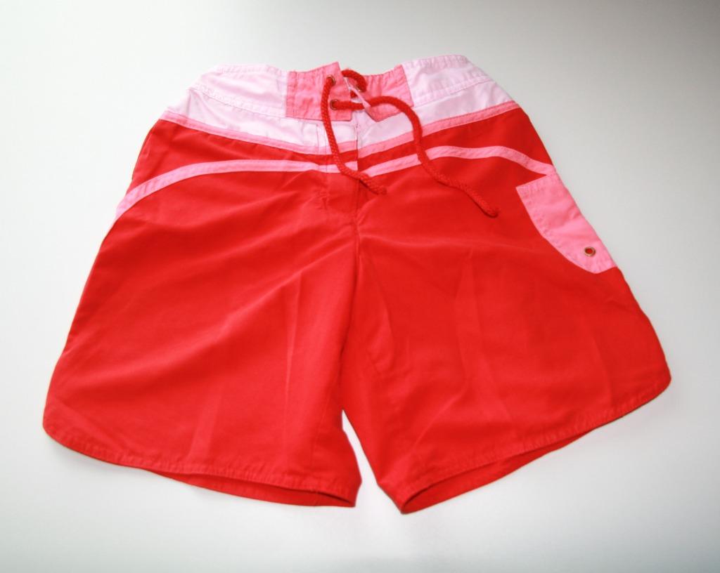 Rode short - maat 116, Ophalen of Verzenden, Zo goed als nieuw, Meisje, Sport- of Zwemkleding
