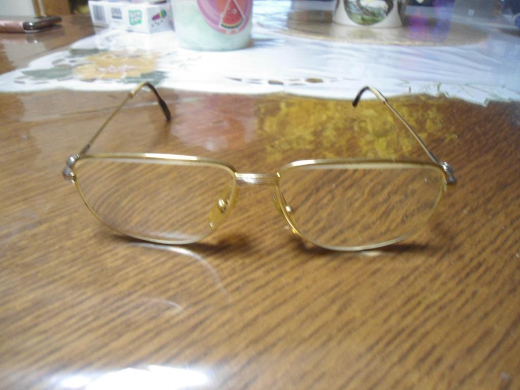 Rare Ancienne Lunette ASTON MARTIN Dorée., Autres marques, Enlèvement ou Envoi, Autres couleurs, Utilisé