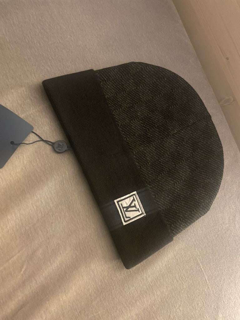 Chapeau de créateur, Enlèvement ou Envoi, Bonnet