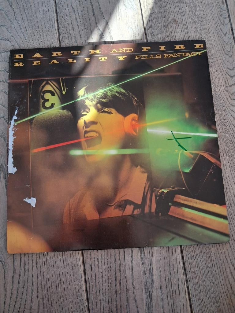 Lp : Earth and Fire, reality fills fantasy, Ophalen of Verzenden