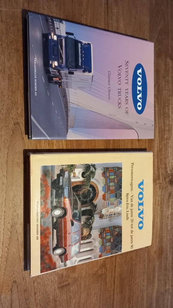 VOLVO 2 boeken !!!, Boeken, Auto's | Boeken, Ophalen of Verzenden, Volvo