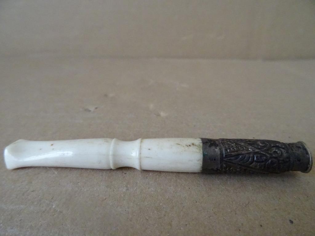 Curiosa antiek sigarettenpijpje van been benen pijpje 9cm, Antiek en Kunst, Ophalen of Verzenden