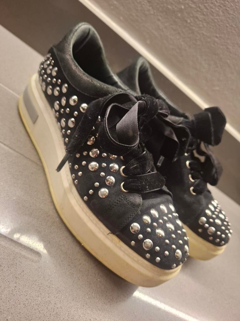 Chaussure sneackers Kanna noir clous 36, Enlèvement ou Envoi, Kanna, Porté, Noir