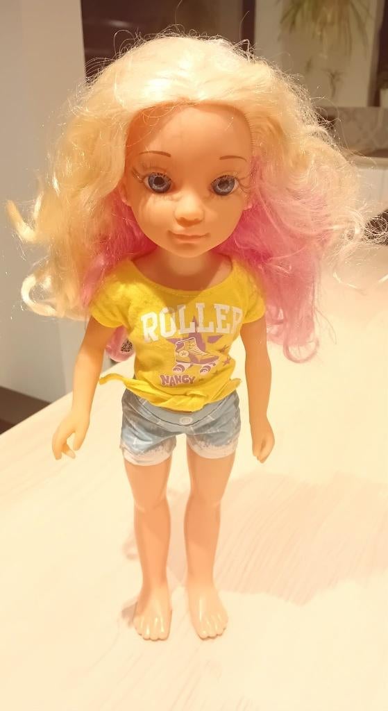 Leuke modepop met kleurrijk haar, Ophalen of Verzenden, Zo goed als nieuw, Overige typen