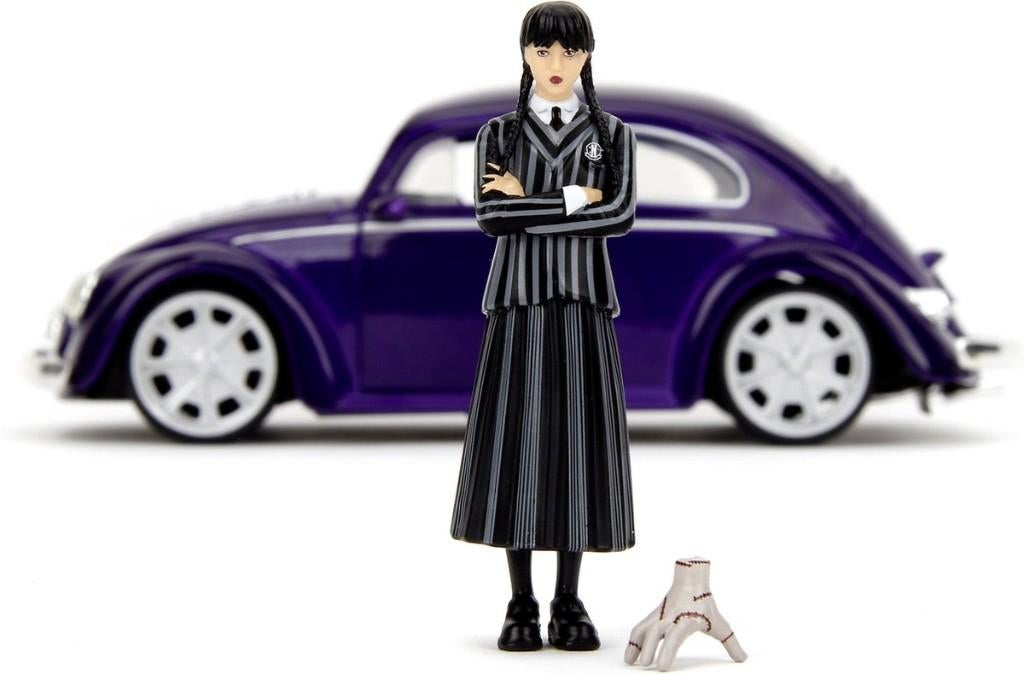 Wednesday - Volkswagen Beetle with Wednesday Addams 1:24, Hobby & Loisirs créatifs, Neuf, Customerservice@jadatoys.com, Enlèvement ou Envoi