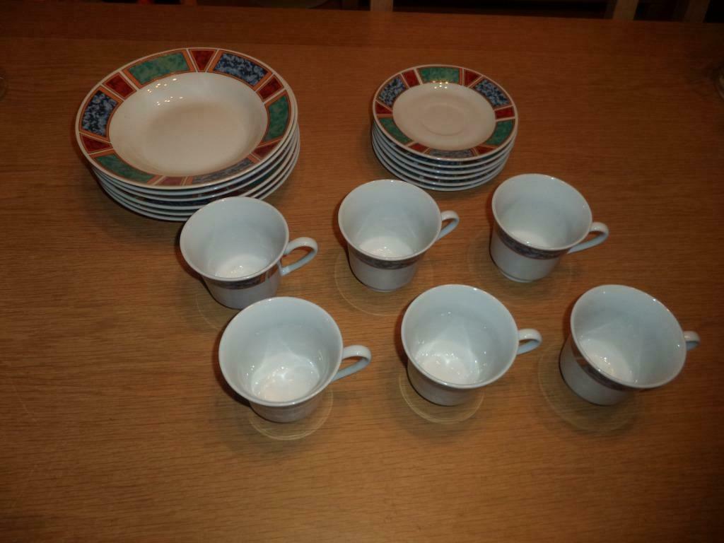 servies van 6 kopjes en 6 onderbordjes en 6 soepborden, Ophalen, Gebruikt, Overige stijlen, Kop(pen) en/of Schotel(s)