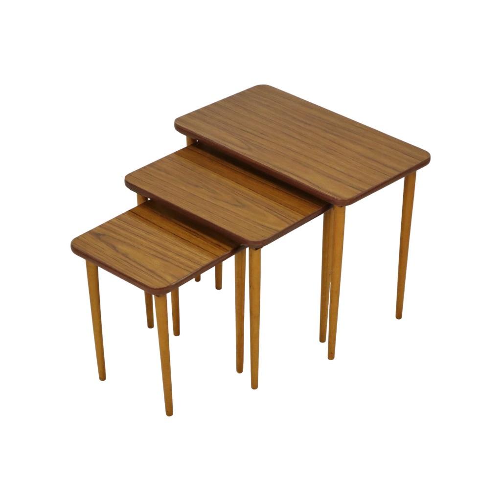 Set van 3 Nesttafels Formica Walnoot Beuk Conisch Design, Ophalen of Verzenden