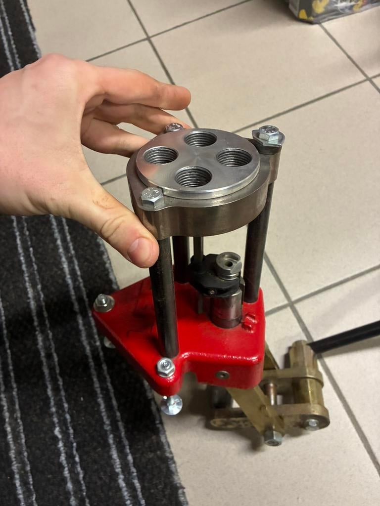 Lee precision turret press ruilen tegen progresieve, Ophalen of Verzenden, Zo goed als nieuw