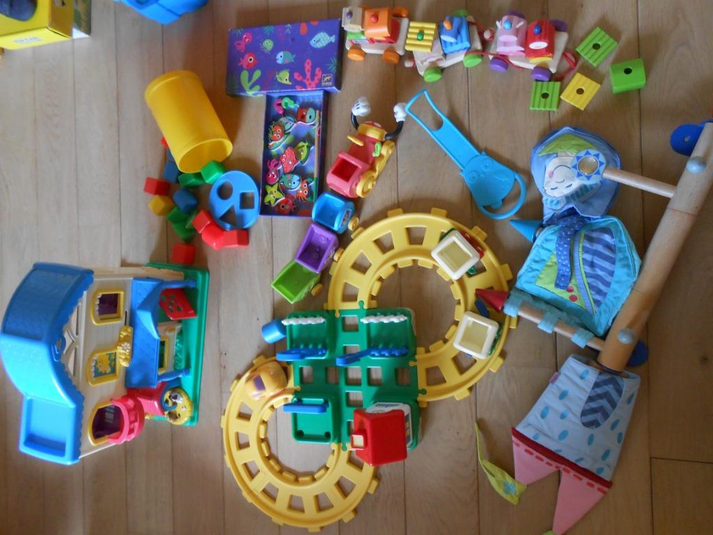 jouet bébé circuit blocs pêche train OU porte manteau, Enlèvement, Comme neuf