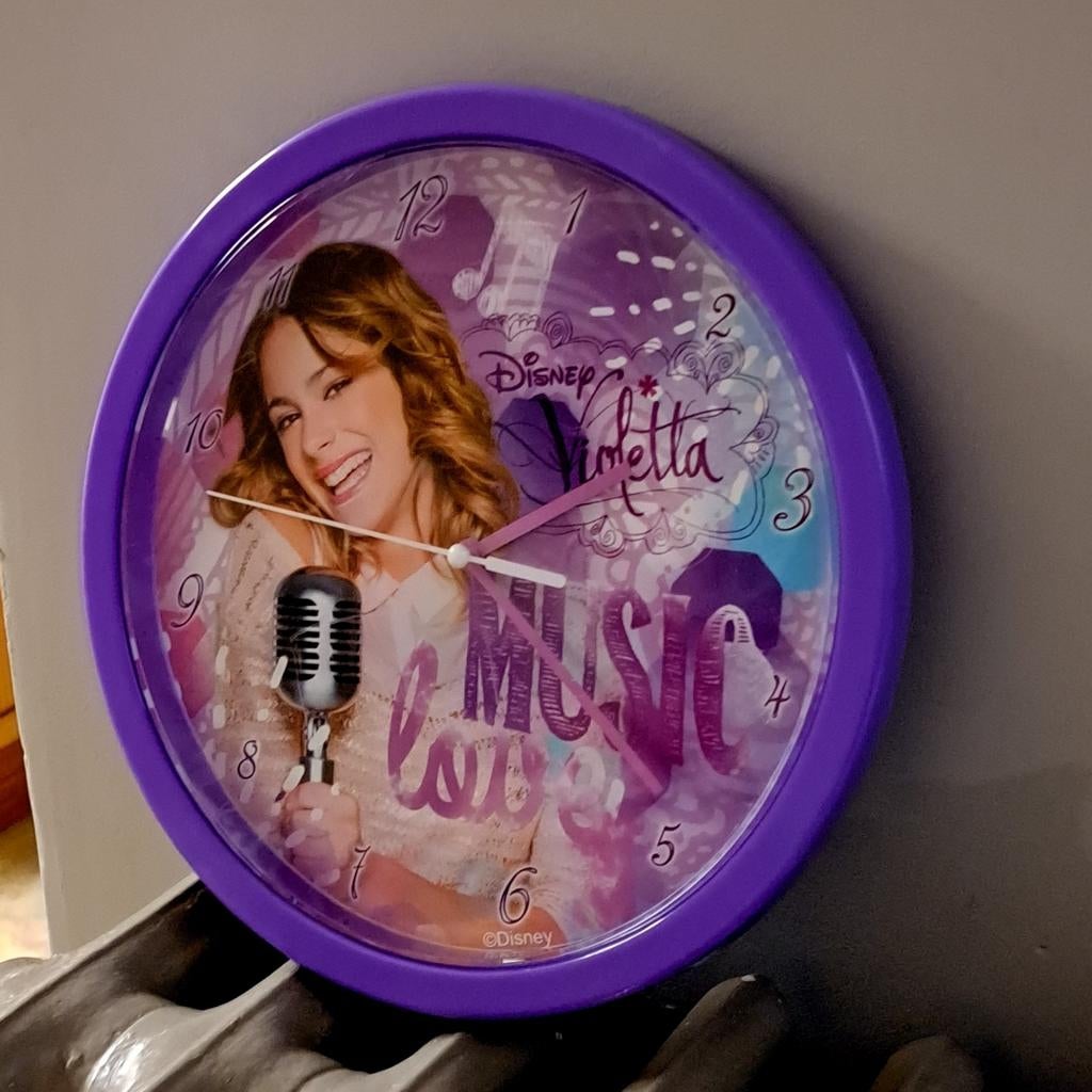 VIOLETTA klok