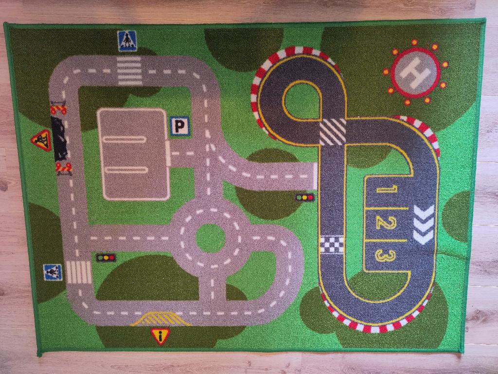 Vloerkleed racecircuit Ikea, Huis en Inrichting, Stoffering | Tapijten en Vloerkleden, Ophalen, Gebruikt, Groen, 100 tot 150 cm